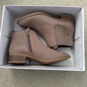 NIB White Mountain Booties